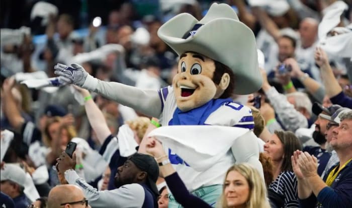 Rowdy the Cowboys mascot